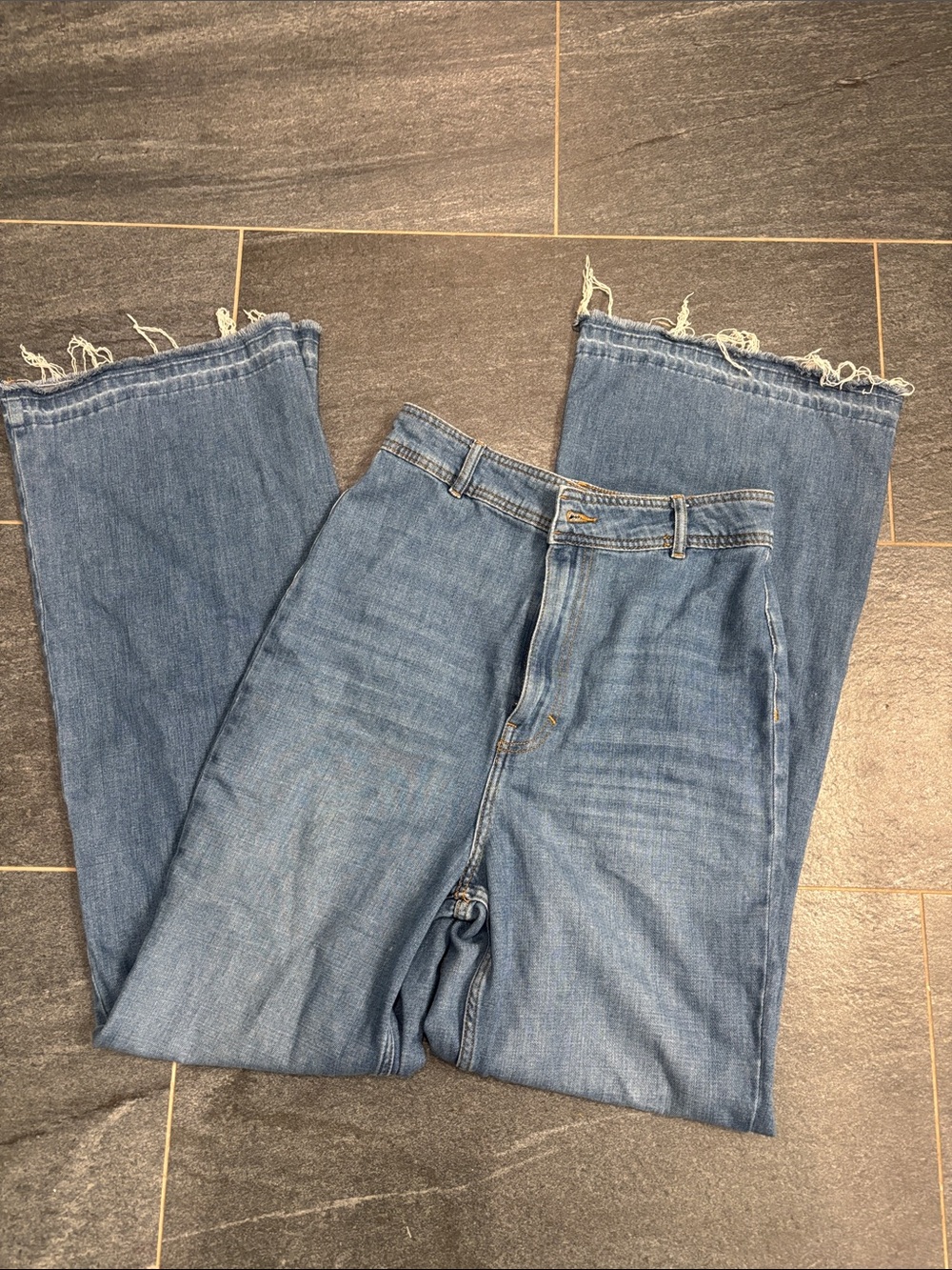We the free, SUPER high-rise wide leg flare jeans - Picture 2 of 12
